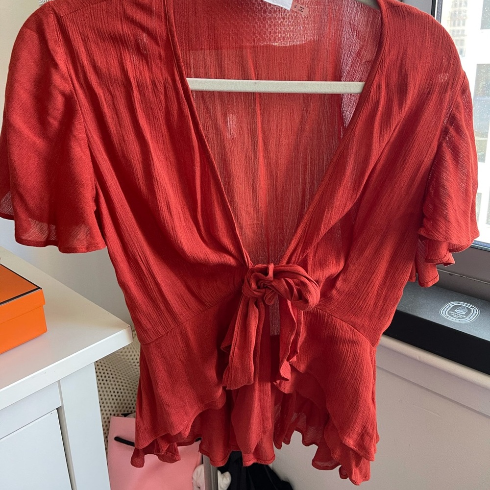 Coral front tie top